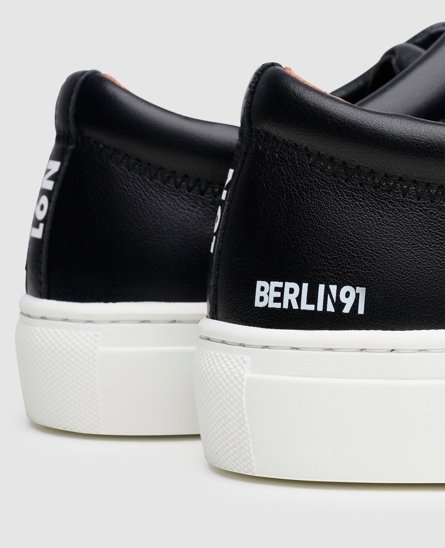 No. 24 WS - Black