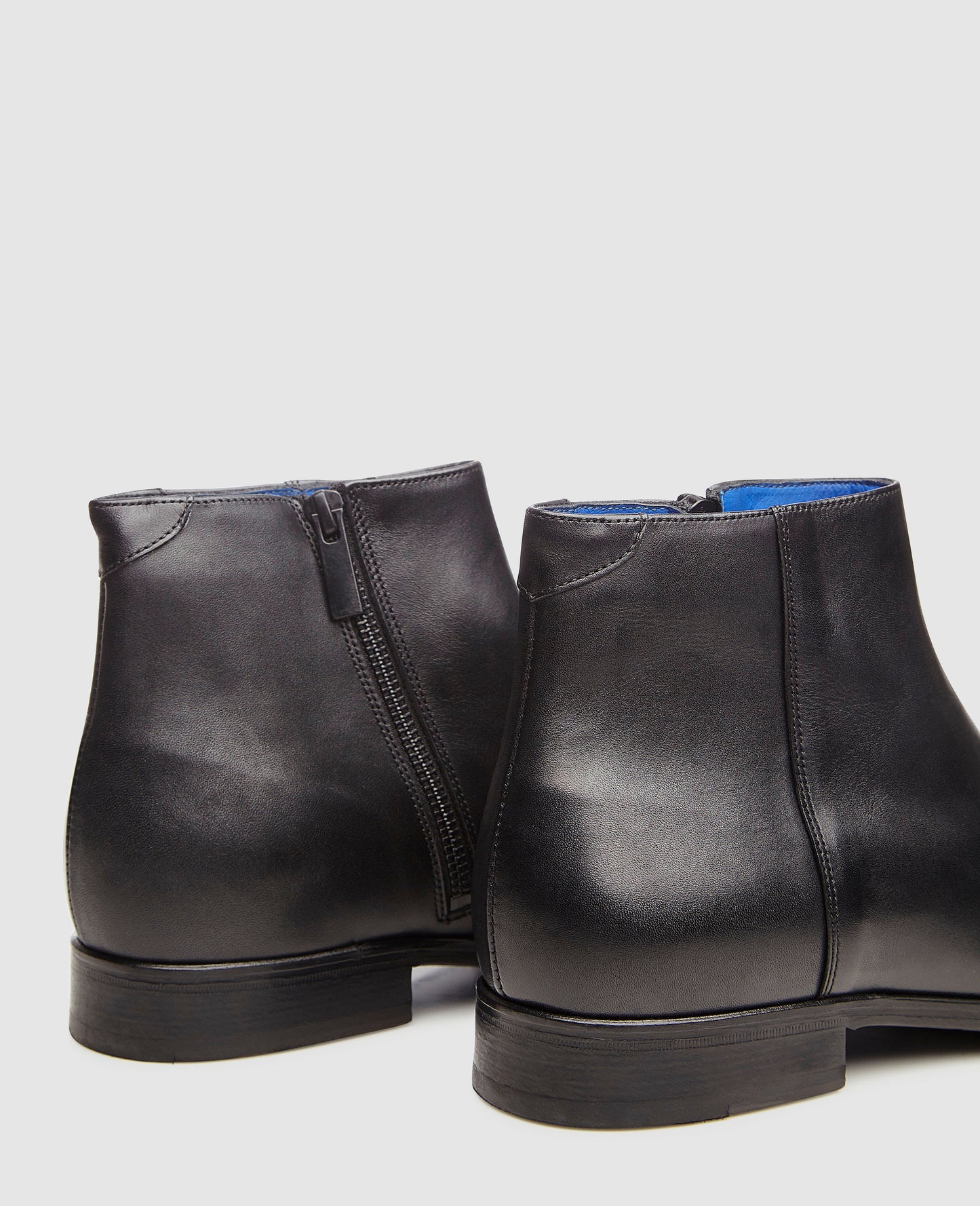 No. 6822 BL - Black